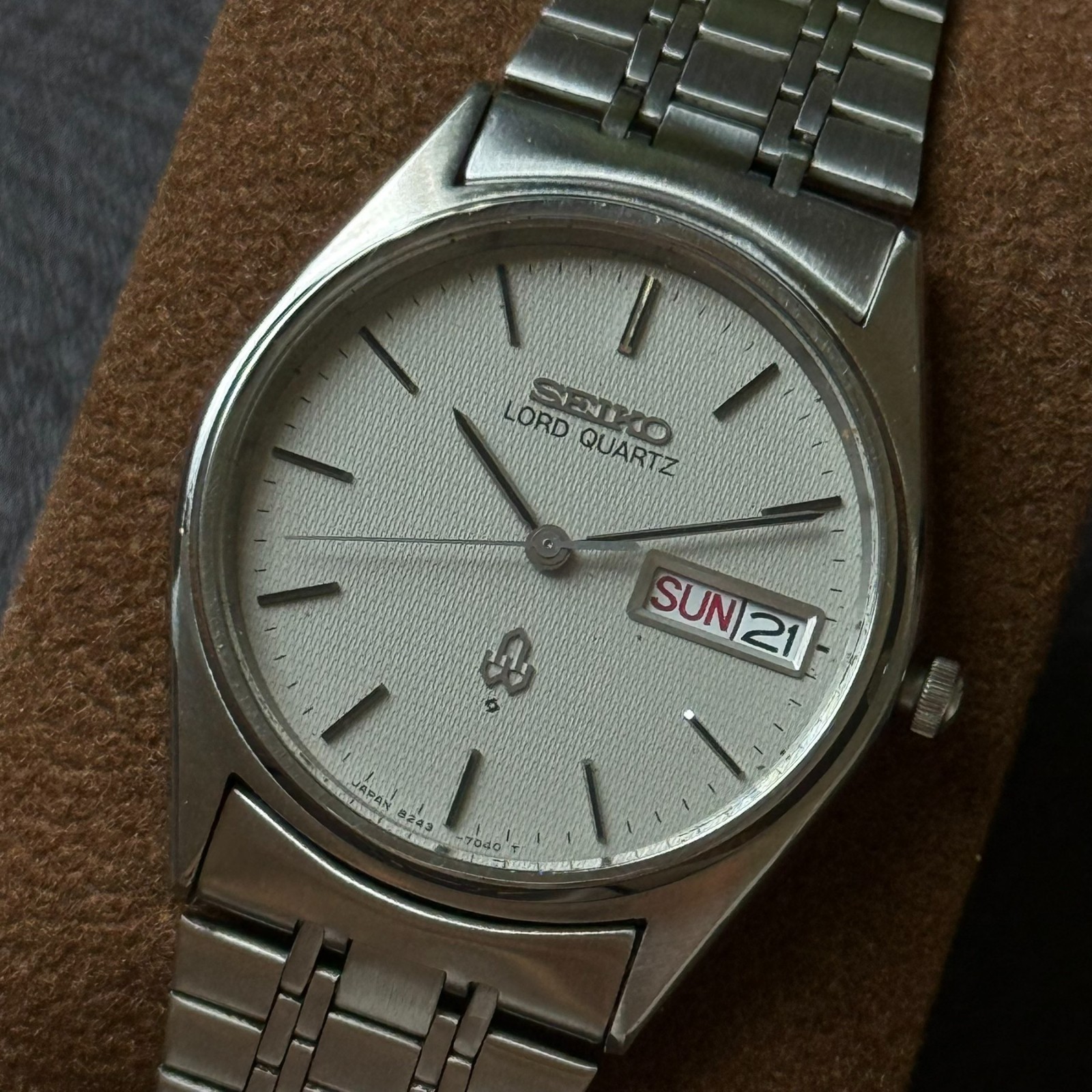 1983 SEIKO LORD QUARTZ 8243-7040 Silver Linen Dial