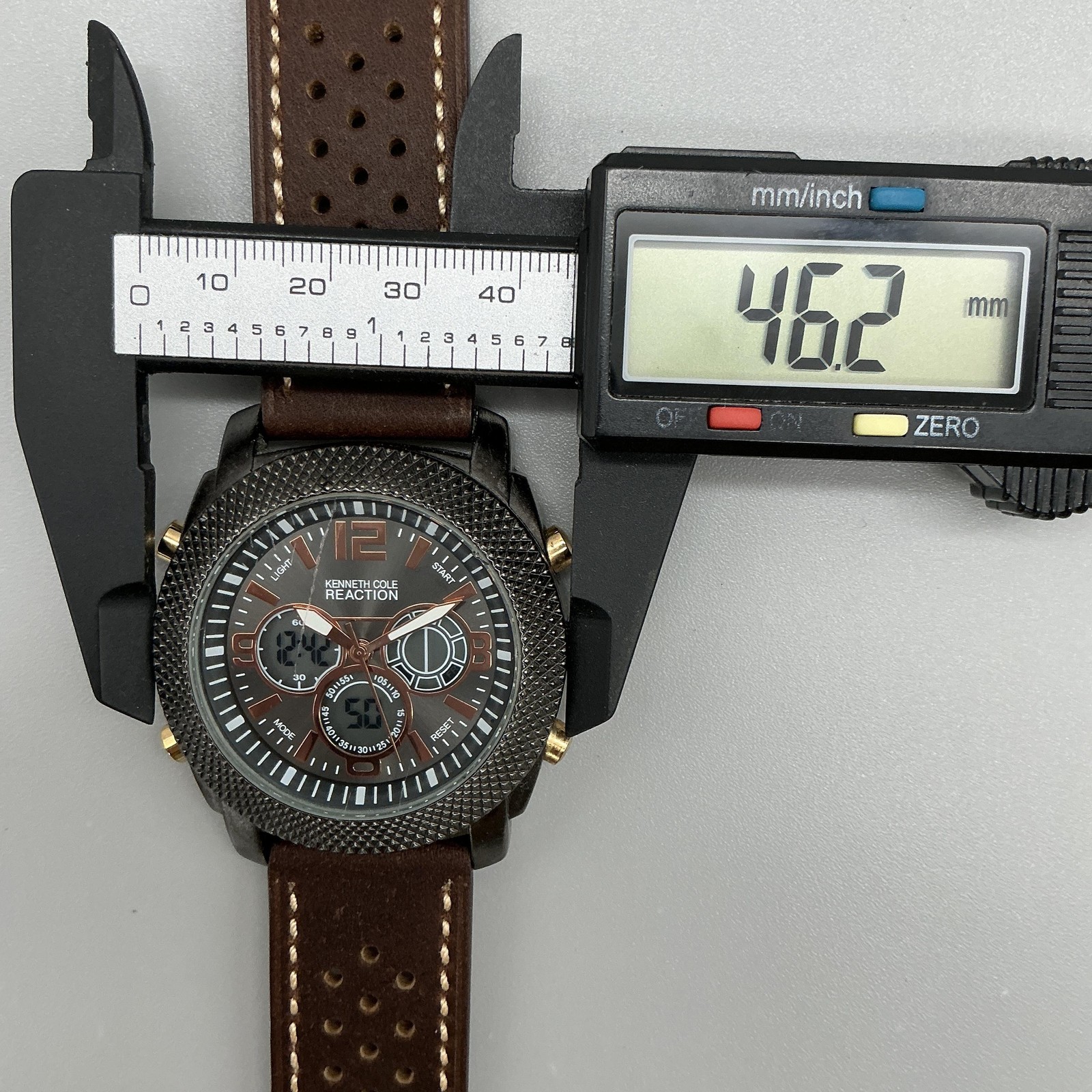 Kenneth Cole Reaction Mens Watch 46mm Analog Digital Cracked Crystal New Battery