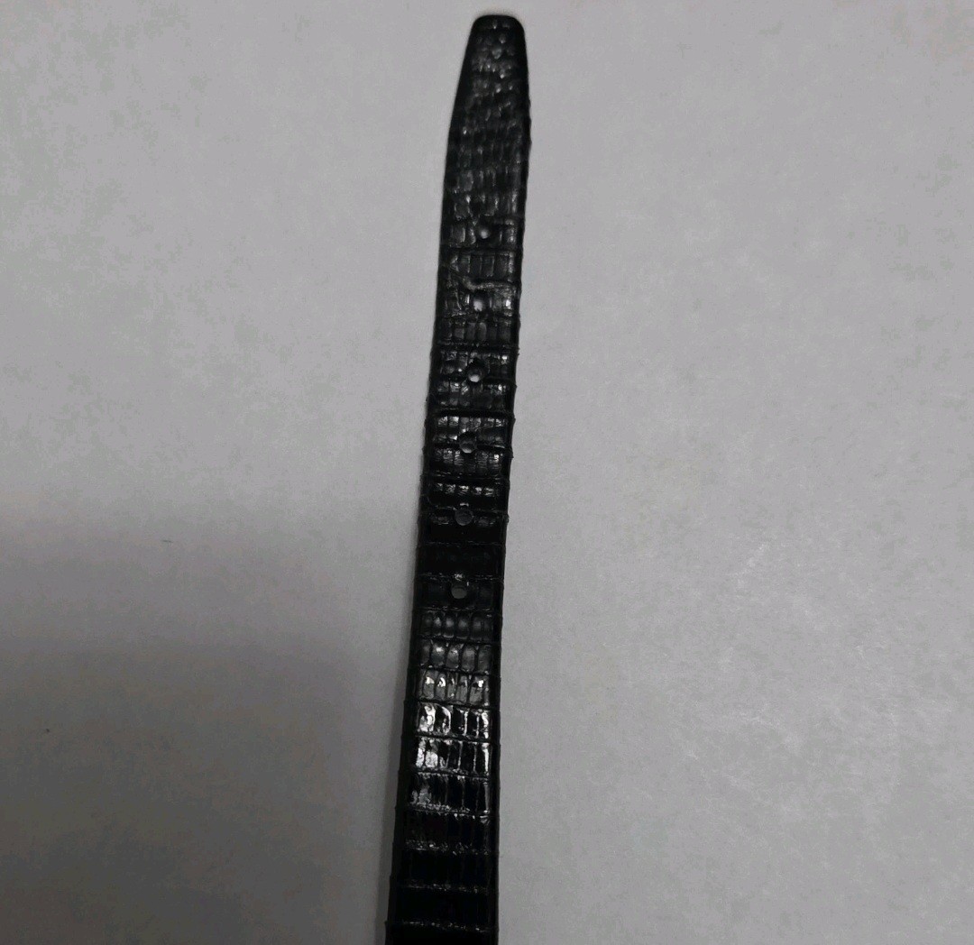 Gucci 2000L Watch **DOES NOT WORK** Parts Only