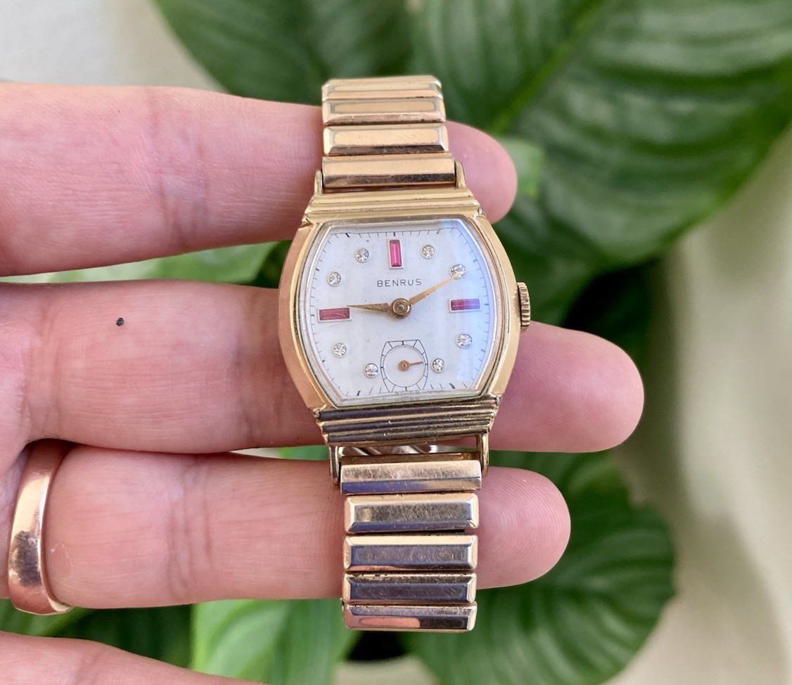 Rare Vintage Benrus Mens Mechanical Wrist Watch Tonneau Gold Shaped Case 1950s
