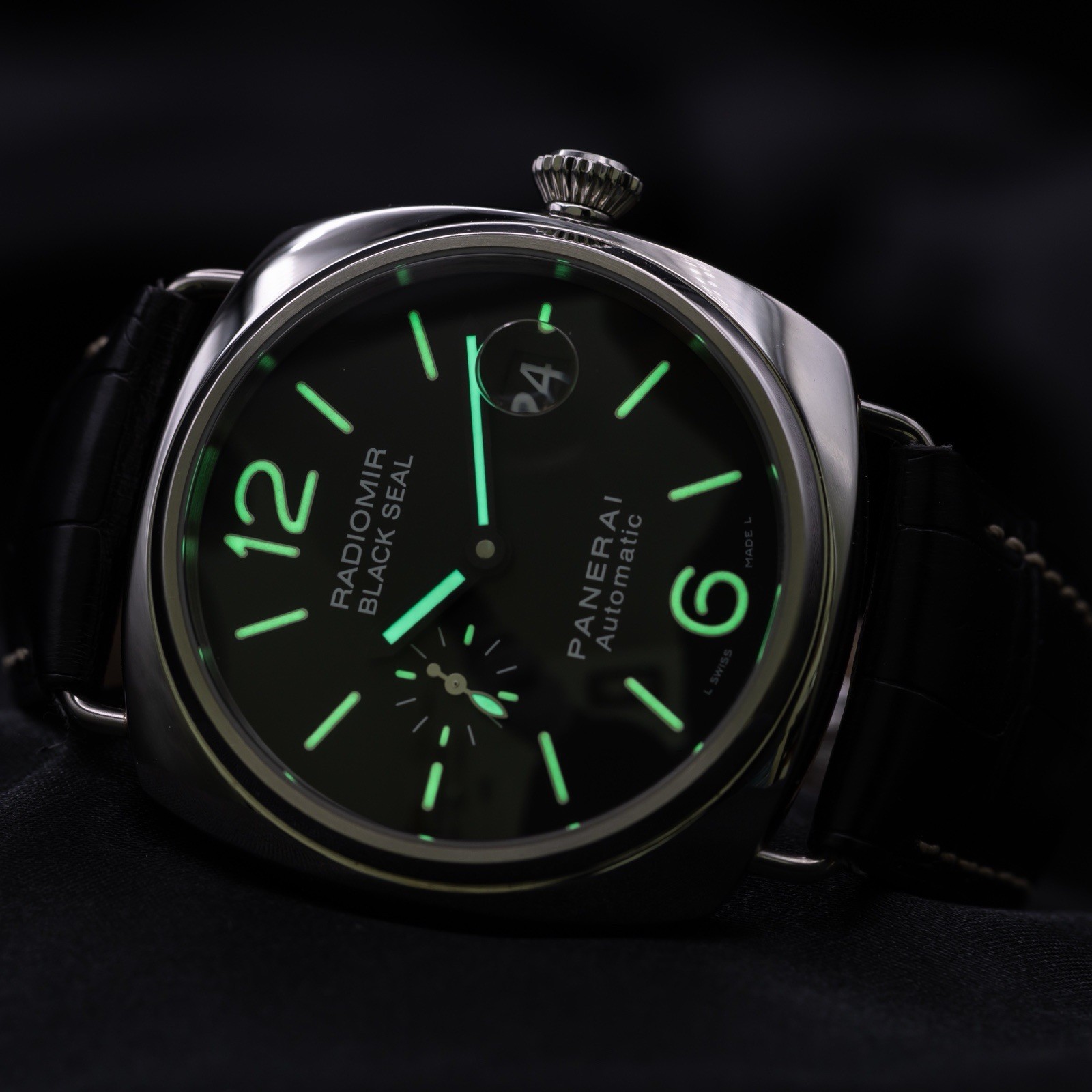 Panerai Radiomir Black Seal – PAM00380 45mm 2017 Triple Box Complete Set