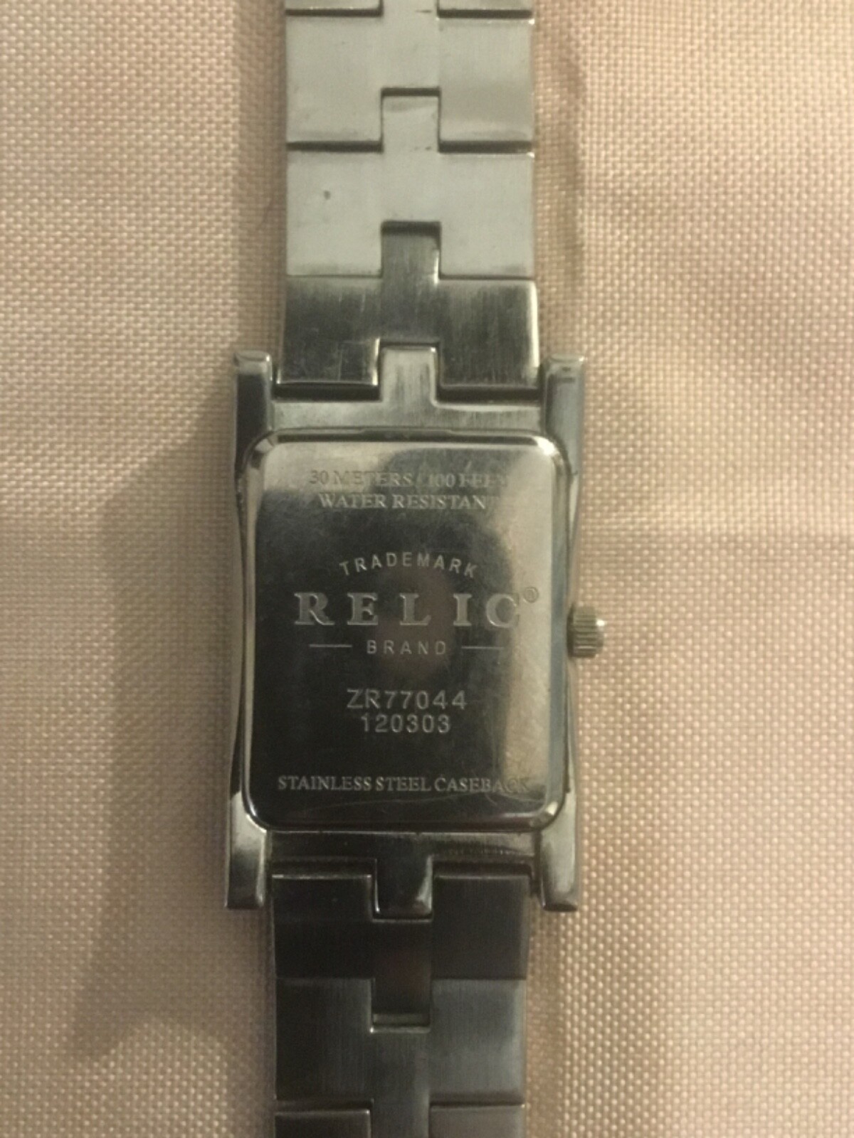 RARE SS RELIC FOLIO CURVED CASE MENS QUARTZ WRISTWATCH water resistant