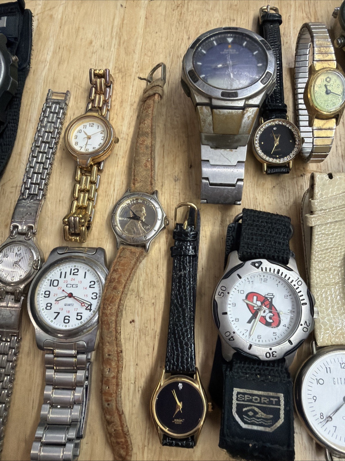 Watch Lot Assorted Unisex For Repairs/Parts Only 18 Pieces Timex Gitano Selectim