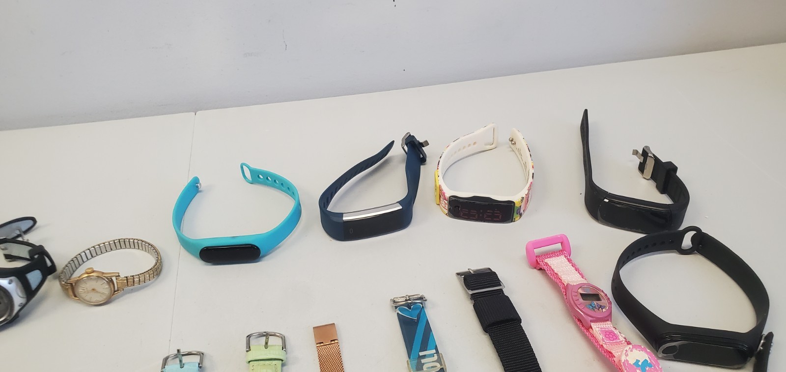 Watches Lot Of Assorted Men’s & Women’s Styles Mixed Fashion Bulk Wholesale