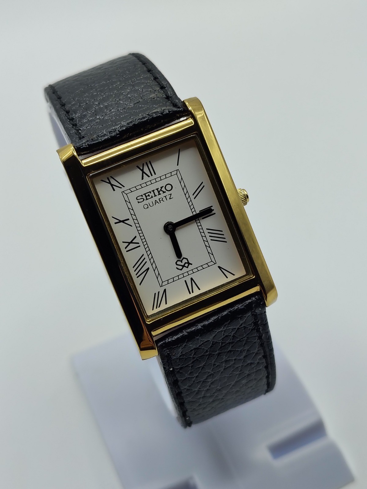 vintage seiko slim quartz men’s wrist watch White Dial Leather Strap