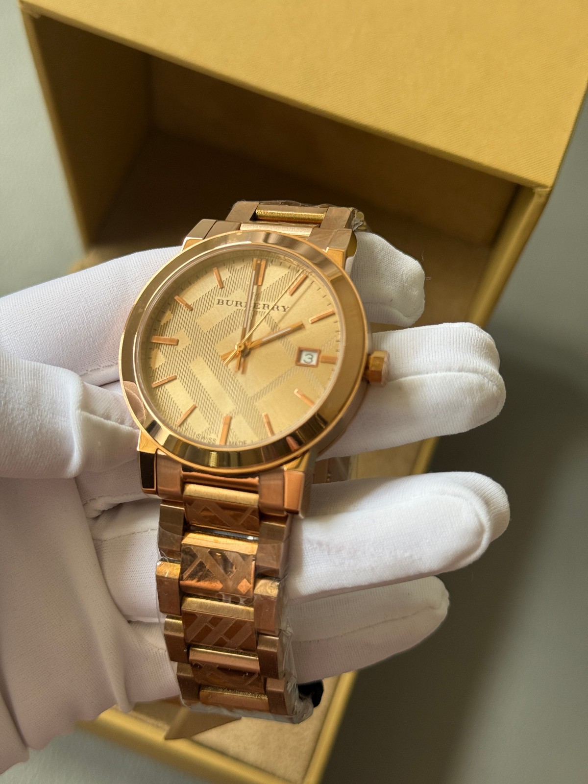 Burberry Unisex Watch The City 38mm Engraved Check Watch BU9039