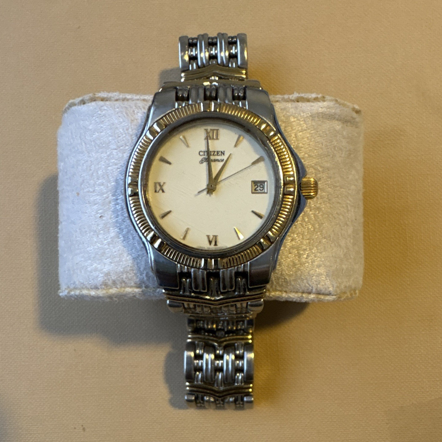 Citizen Elegance Eco-Drive Women’s Watch 840019 White Dial Date Gold Bezel 24mm