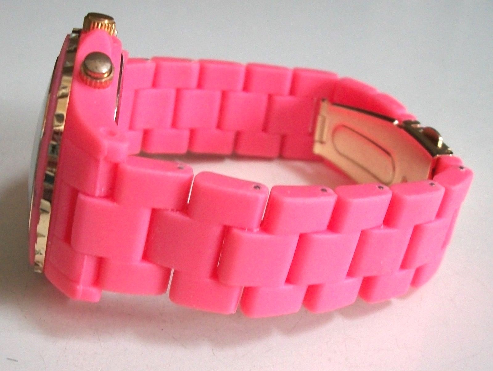 Women’s Breast Cancer Awareness Pink Ribbon Fashion Casual Wear Wrist Watch