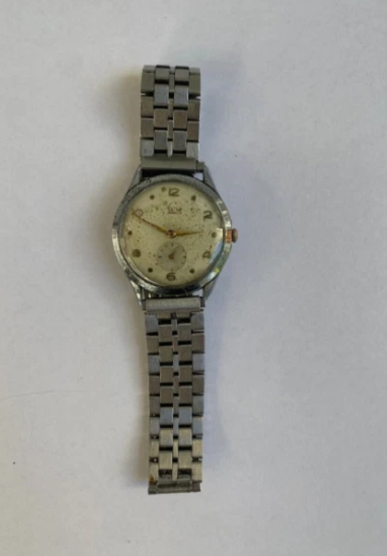 Vintage Rare 1950s Men’s Avia 15 Jewels Swiss Made Mechanical 36mm Watch