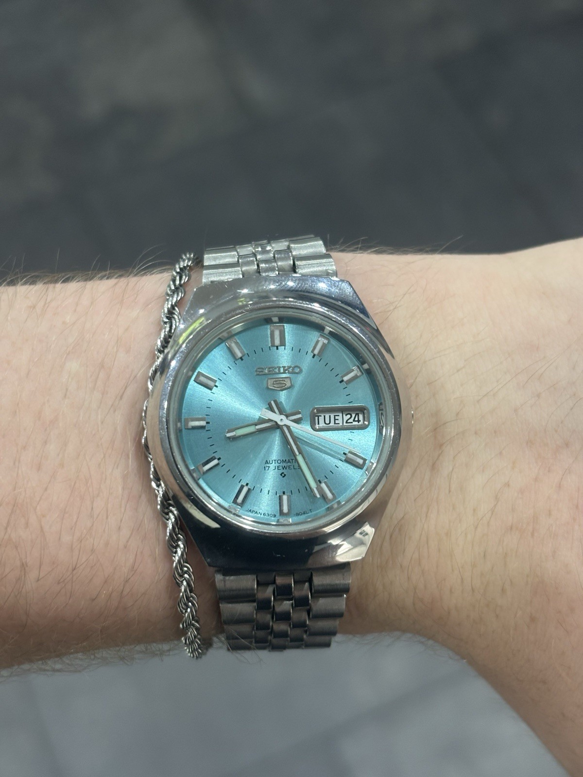 Seiko 5 Watch, Tiffany Blue Dial, Jubilee Bracelet, Smooth Bezel,6309 Movement.