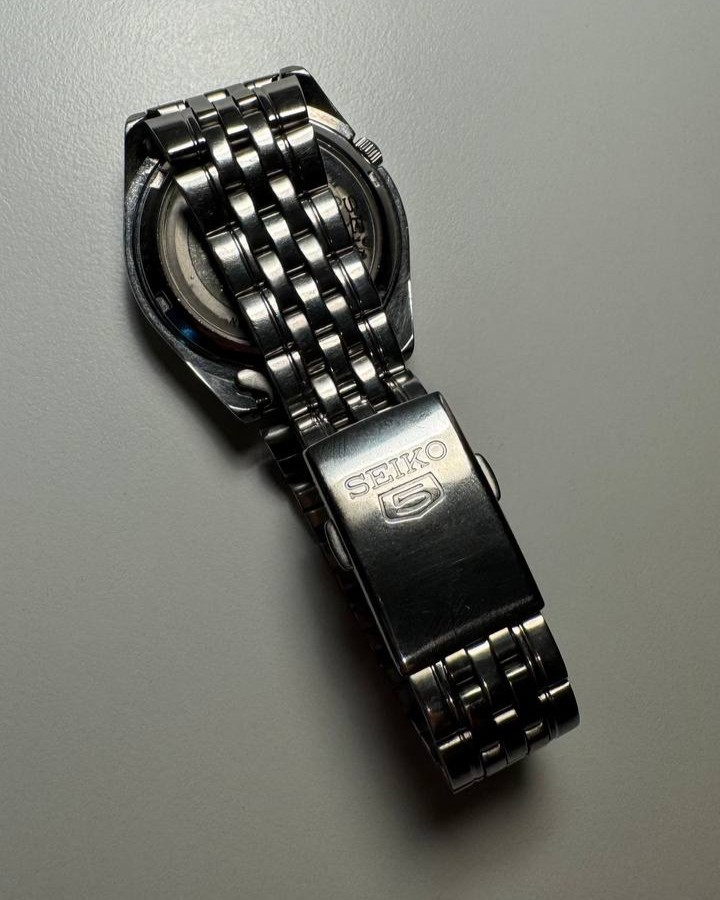 Seiko 5 7S26-01V0 Automatic Men’s Watch Black Racing Dial