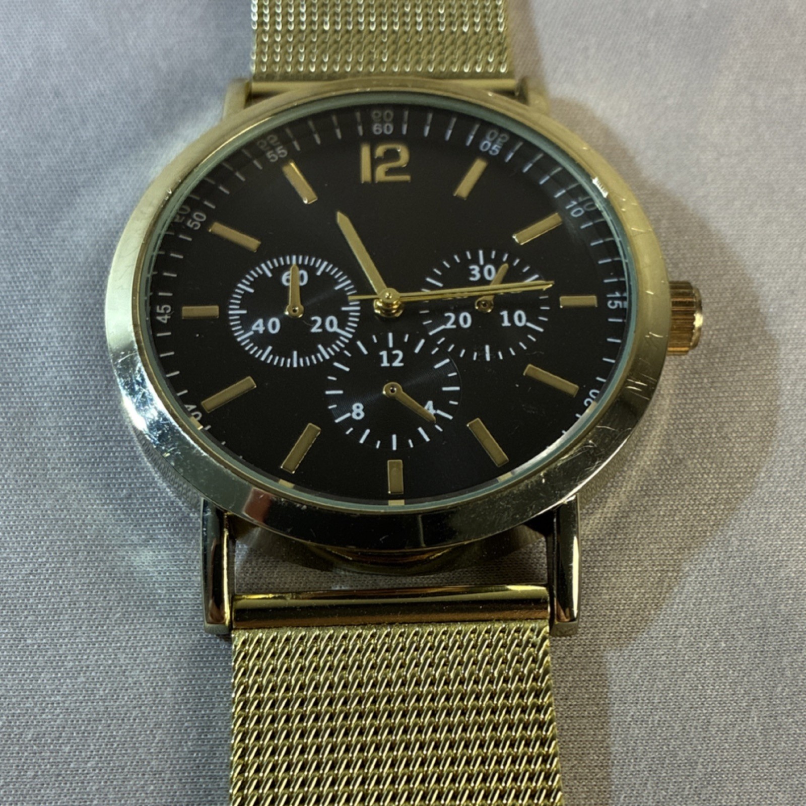 Gold-Tone Analog Quartz Wristwatch Mesh Band Black Dial Men’s Dress Formal