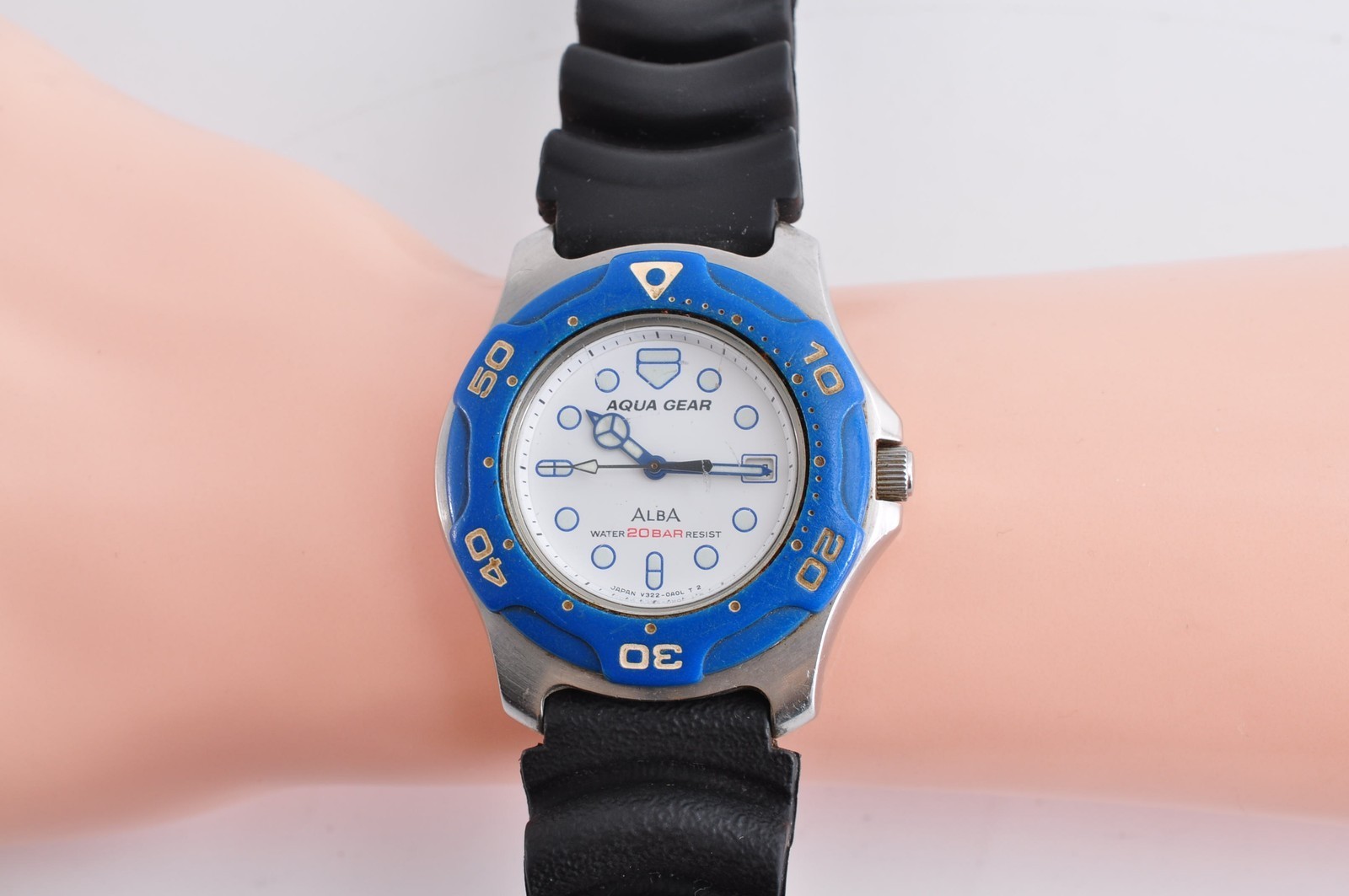 SEIKO ALBA V322-0A00 Quartz Day Date Men’s Watch New Battery w-11044