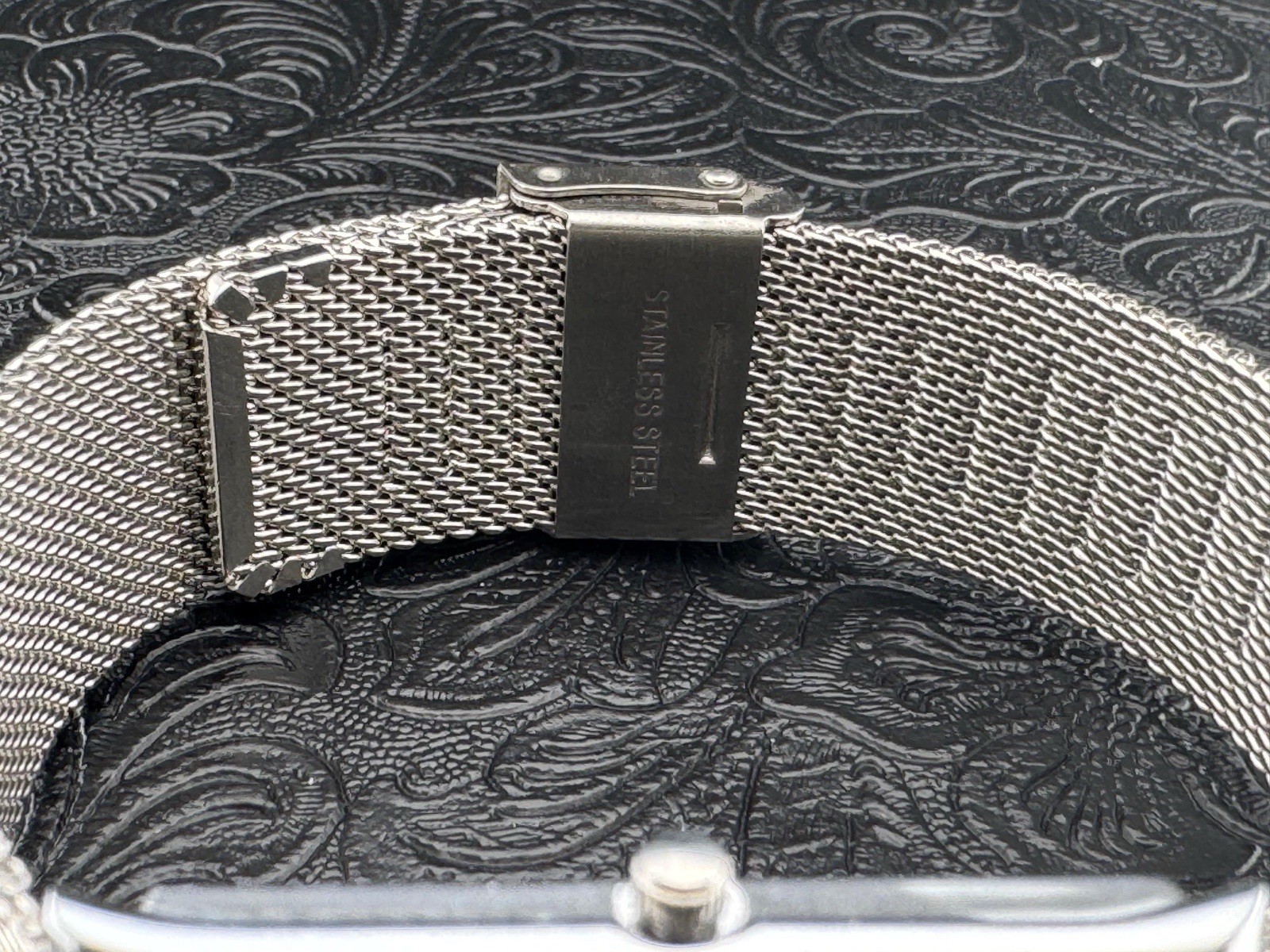 GREEN WITH SILVER CASE Vintage Seiko Slim Quartz Men’s Wrist Watch