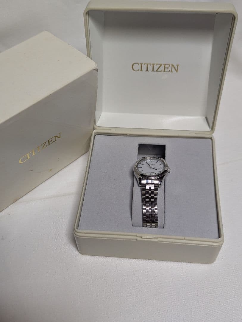 Brand new, working CITIZEN Eco-Drive wristwatch (main unit)