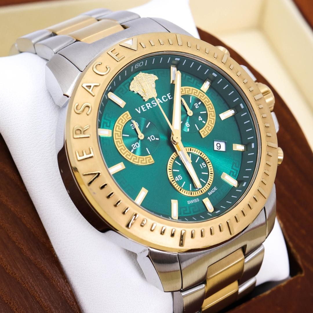 Versace Chronograph Date Green Watch 3834 Quartz Japan 0711995