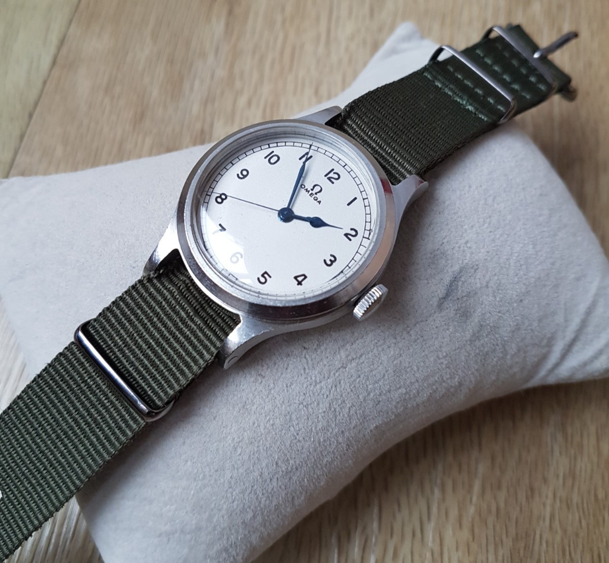 Omega British military Air Ministry 6B/159 RAF watch 56, issued Pilot watch