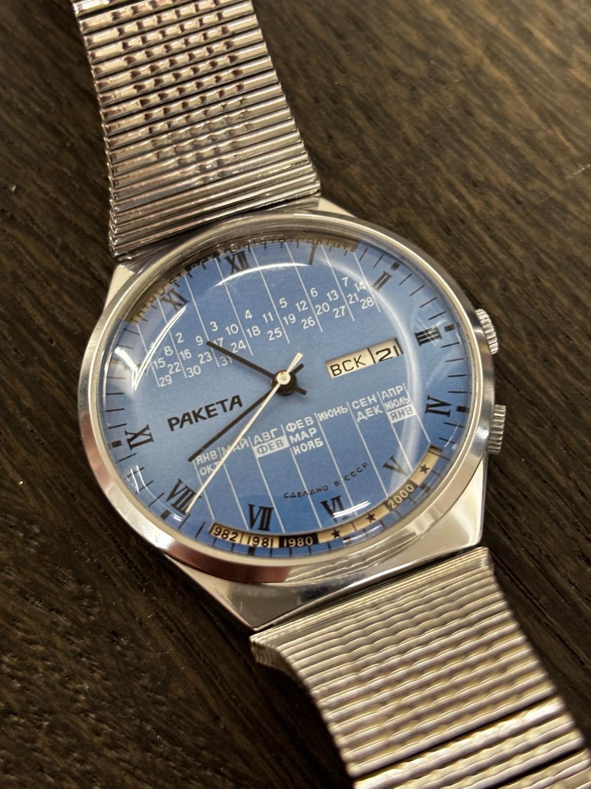 “Vintage Raketa Soviet Calendar Watch Blue Dial USSR Rare Retro Men’s Watch”