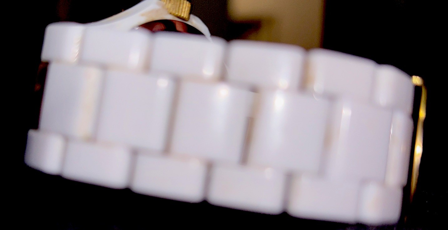 GUESS Watch U11623L1 White Polycarbonate GoldT & Crystals Battery Options-Read