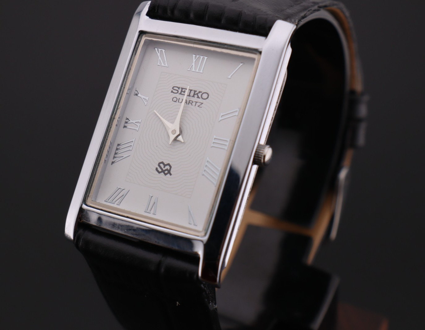 Vintage Seiko Slim White Dial Gentlemen’s Quartz Wrist Watch – FREE SHIPPING