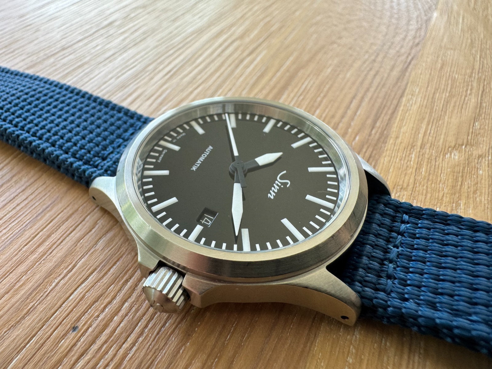 Sinn 556i H-Link Bracelet Automatic Watch – Box and Papers – Extra Sinn Strap