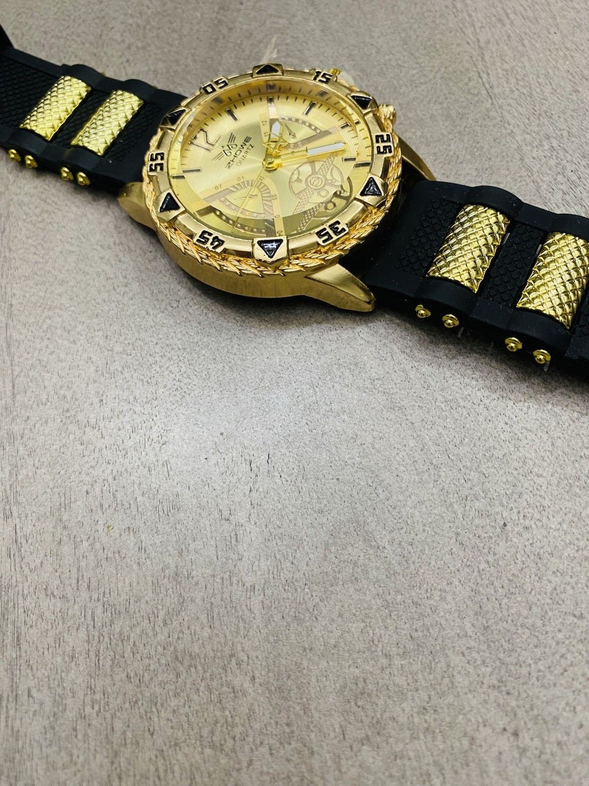 ZHOWE Men’s Analog Quartz Watch Gold Dial Gold Tone Case Black Rubber Strap