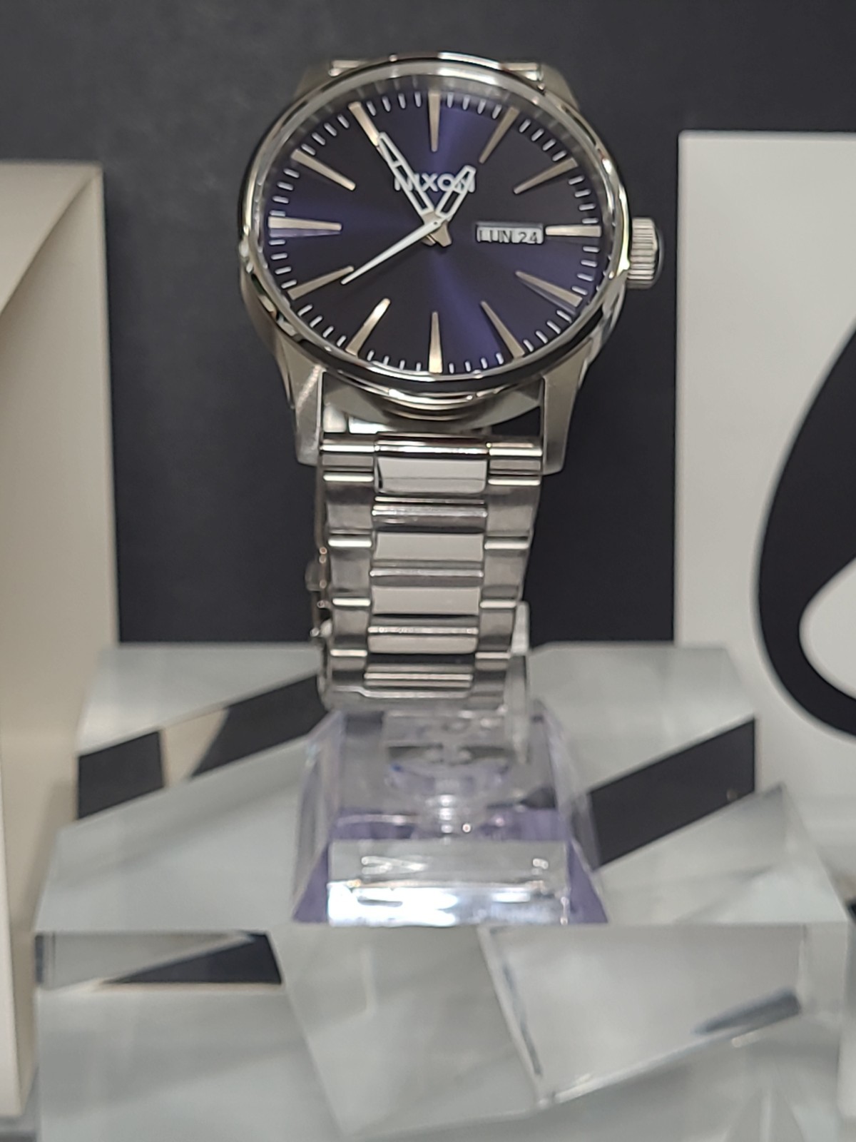 Nixon Sentry SS Silver/Blue Sunray A356-1258 NIB Day Date 42mm