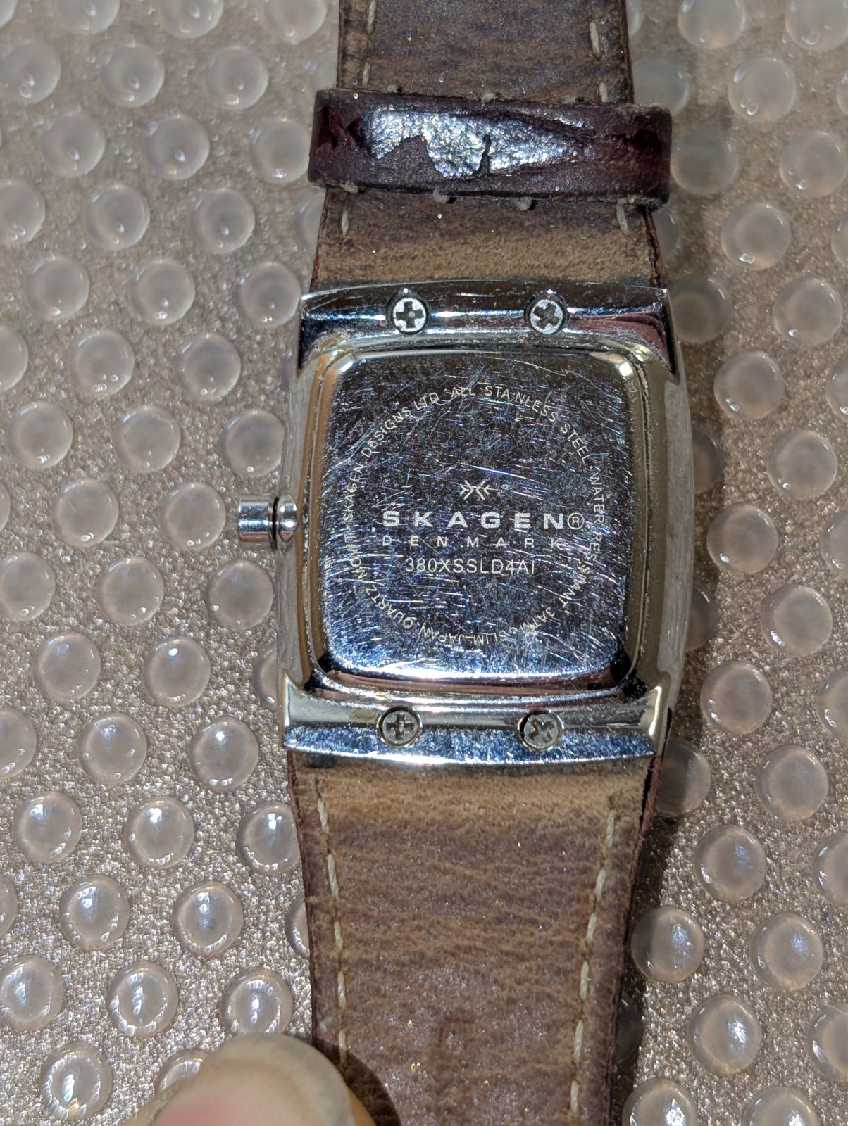 Skagen Denmark 380xSSLD4A Quartz, Needs battery Cream dial, Diamond indices