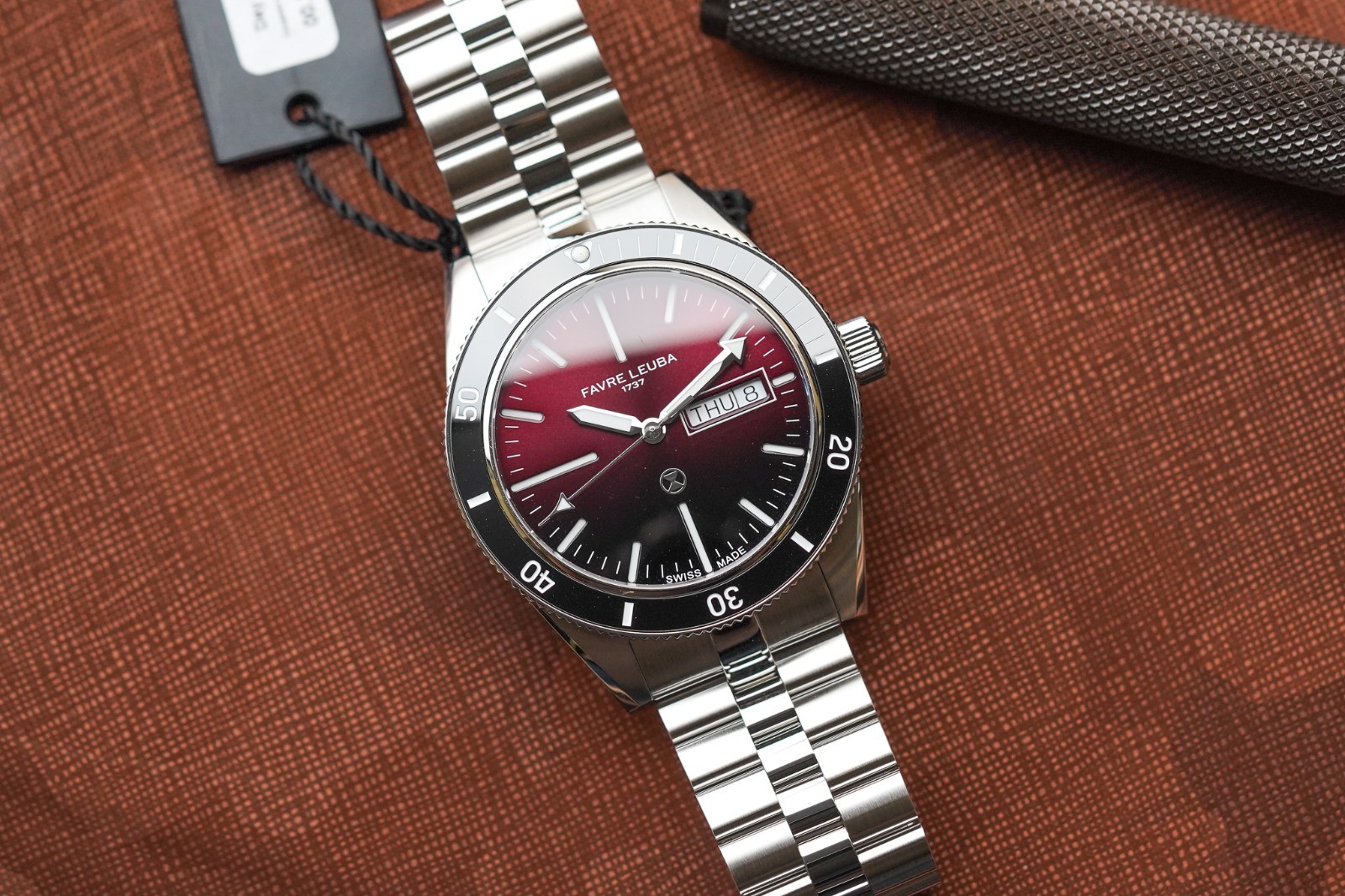 Favre Leuba Deep Raider Day Date Red 00.20311.110.10.200 Men’s Steel 40mm Watch