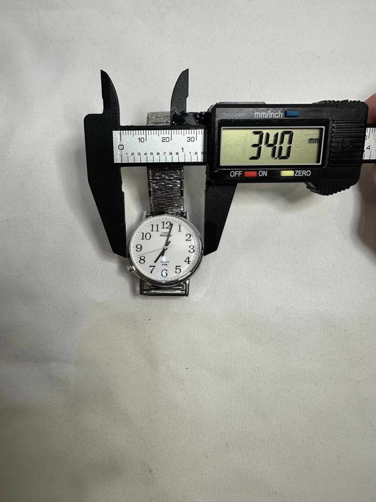 vintage timex indiglo quartz mens watch silver tone white dial