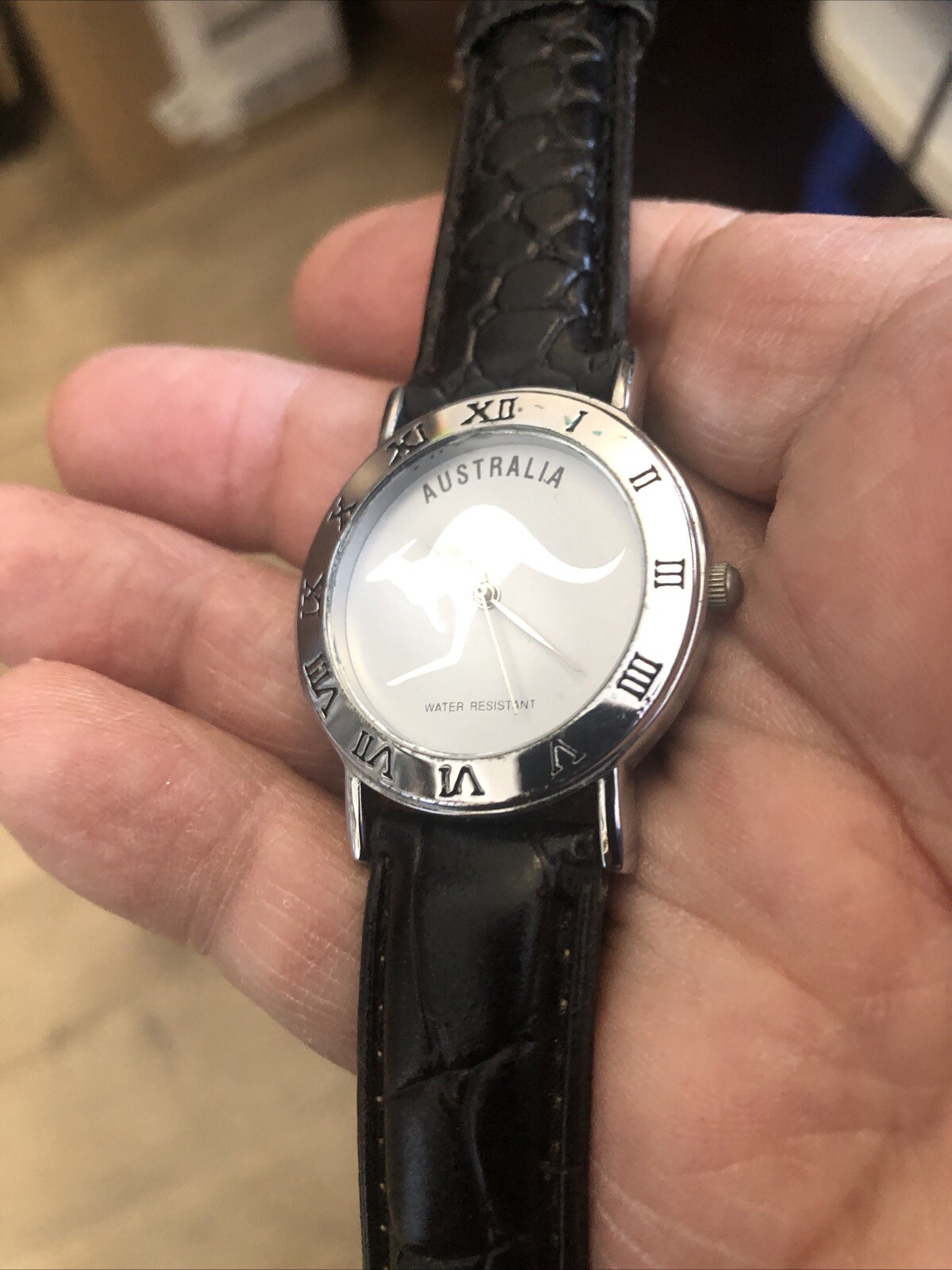 Australia Kangaroo Watch NEW BATTERY