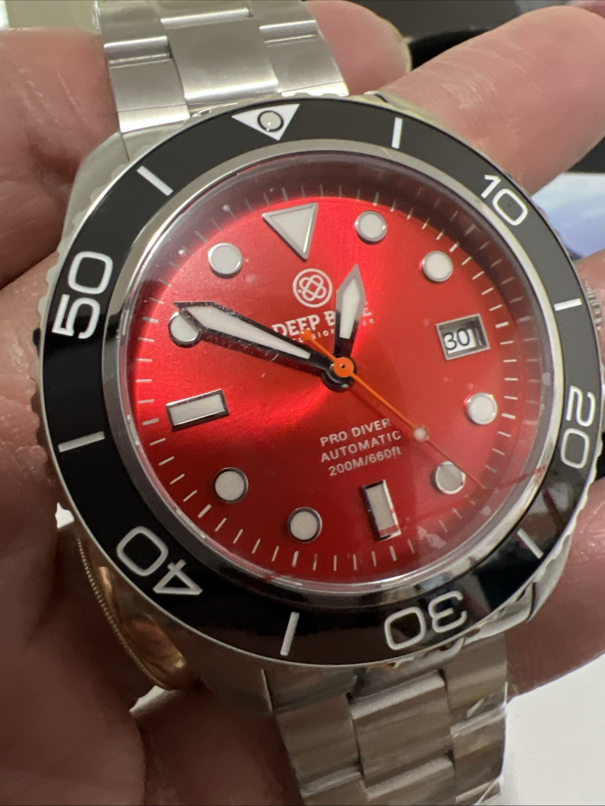 Authentic PRO DIVER 200 RED DIAL😱42.5MM AUTOMATIC🔥DIVE WATCH(BNS🎁)!