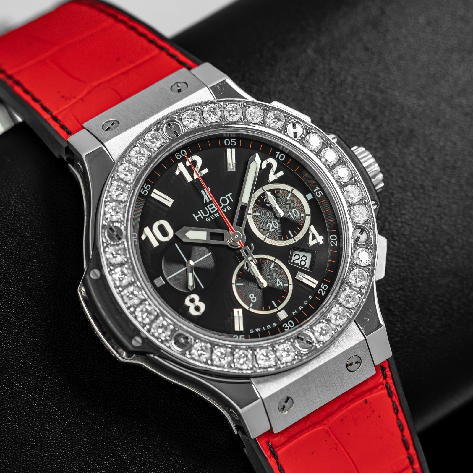 Hublot Big Bang Men’s Black Watch with AM Diamond Bezel – 301.SX.130.RX