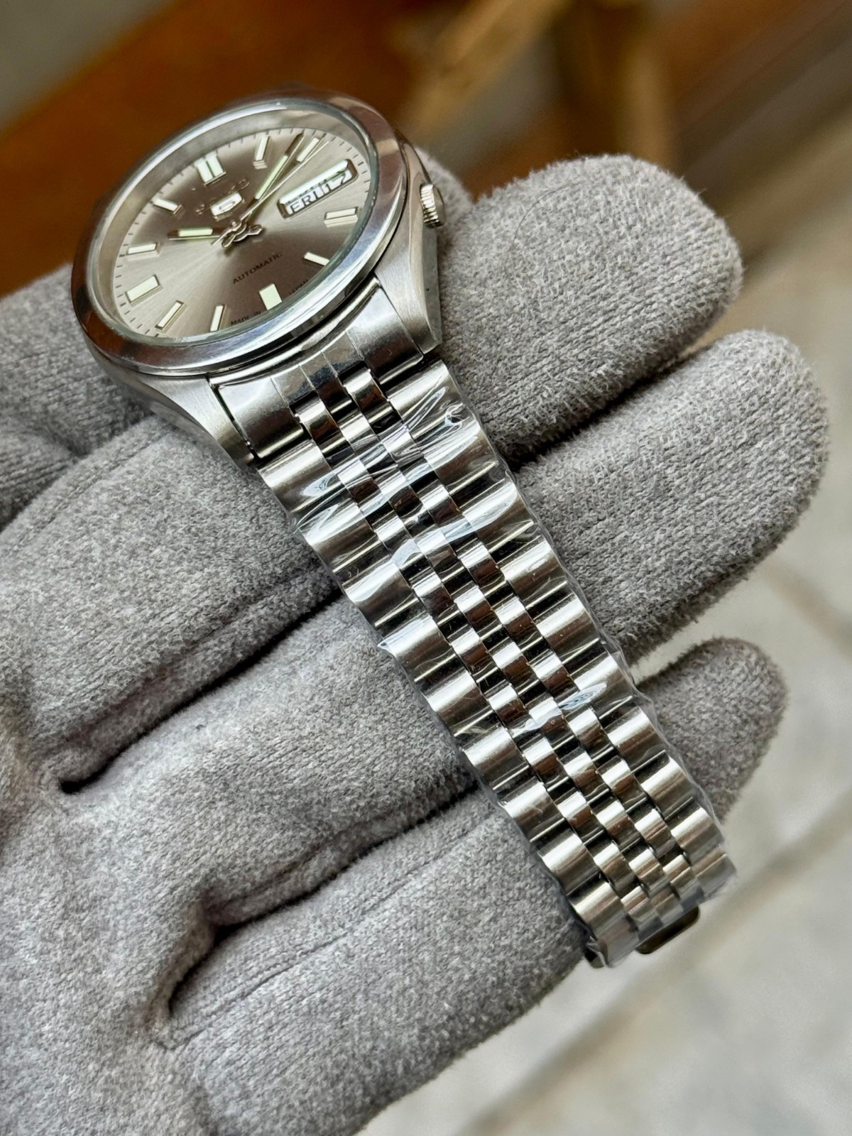 Vintage Seiko 5 Automatic Day/Date Mens Wrist Watch