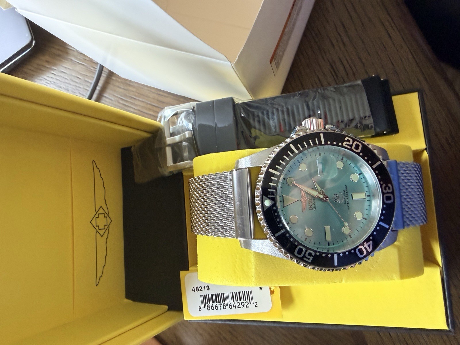 Invicta 48213 Tiffany Blue Two Bands Included. 42mm Pro Diver Rare Model Scuba
