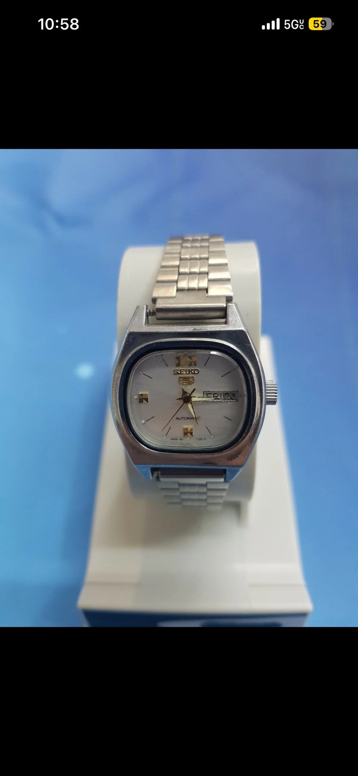 Vintage Seiko5 5 ladies watch day/date.