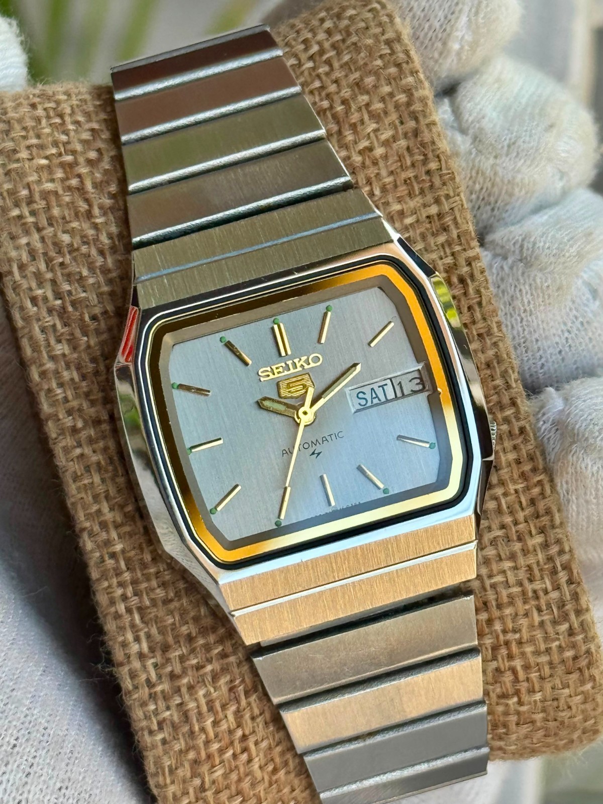 Seiko 5 Automatic Vintage Men’s Watch Silver Sunburst Dial Day Date Stainless St