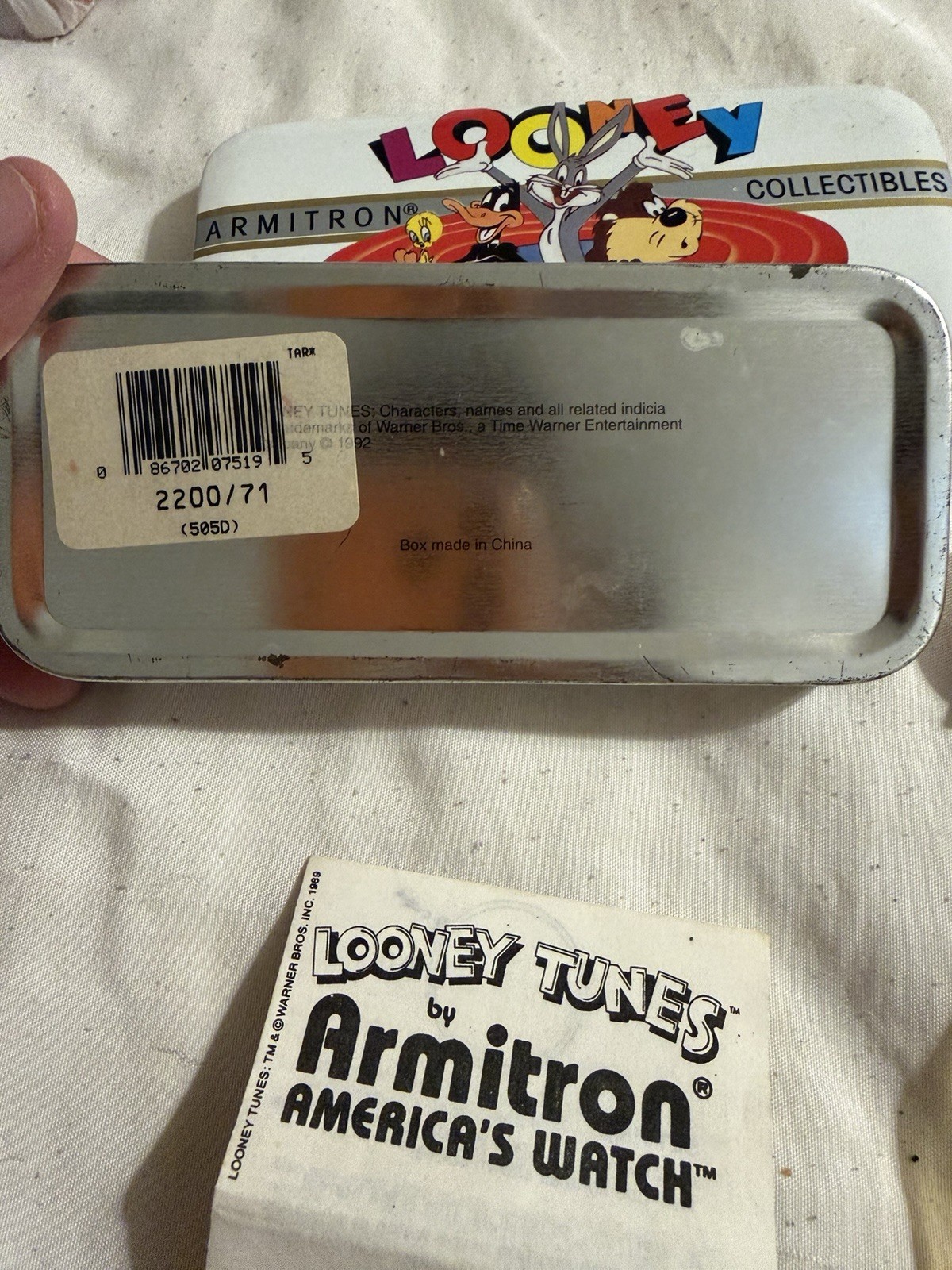 Armitron Looney Tunes Quartz Analog Watch 1989 Red Case Beige Strap Tin Manual