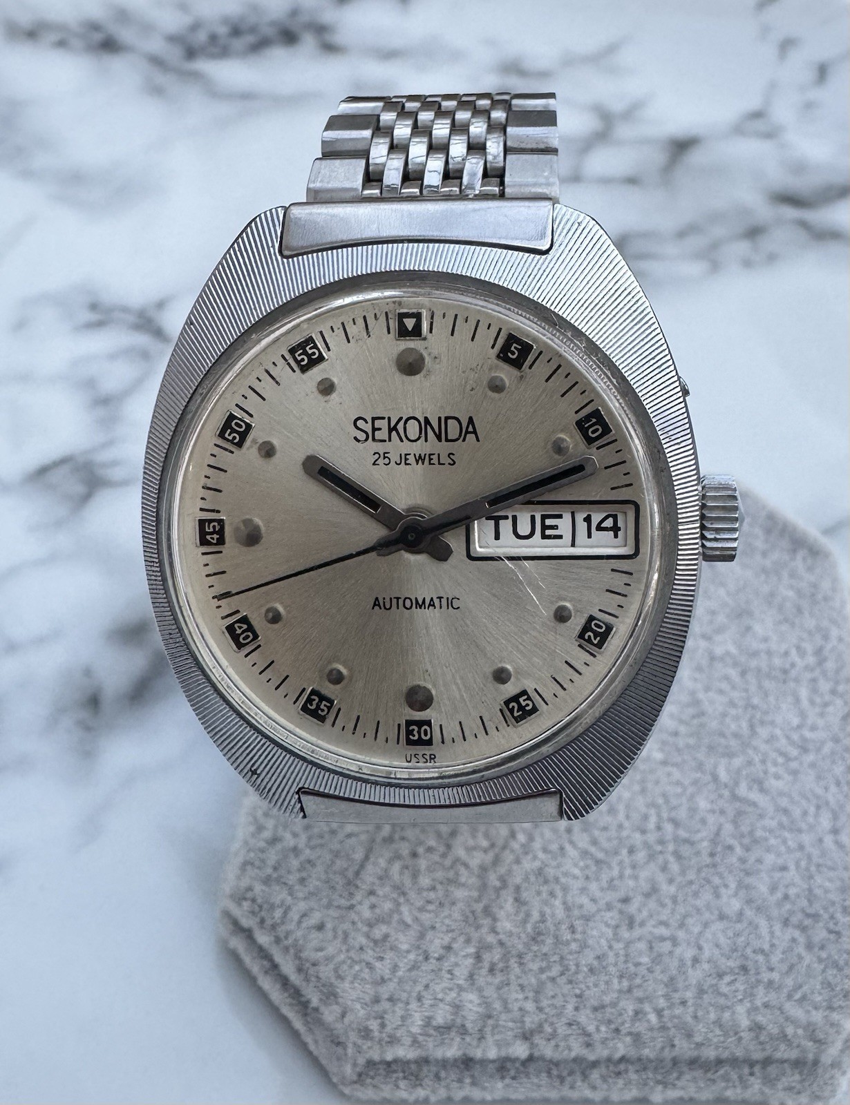 Vintage Sekonda Automatic Watch 25 Jewels Day Date Slava 2427 USSR Soviet 1970s