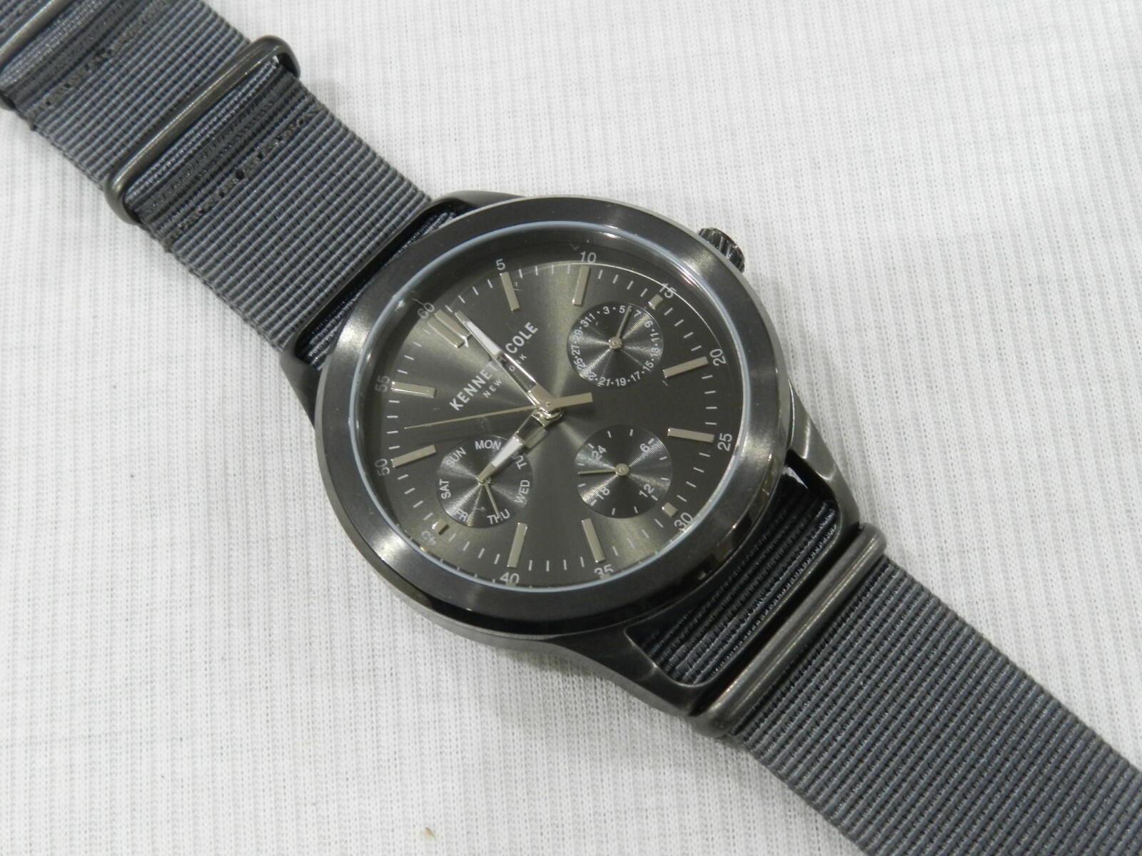 Kenneth Cole New York Dress Sport Stainless Steel Nylon Strap 10027885 no box