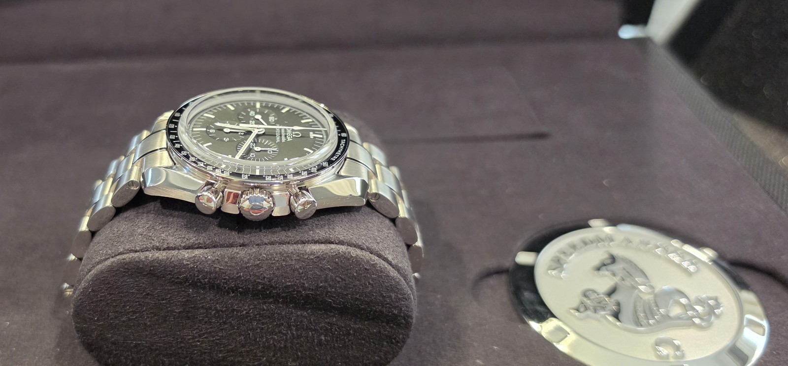 OMEGA Speedmaster Professional 42mm Chronograph, Cal. 1863, Collector Box Papers