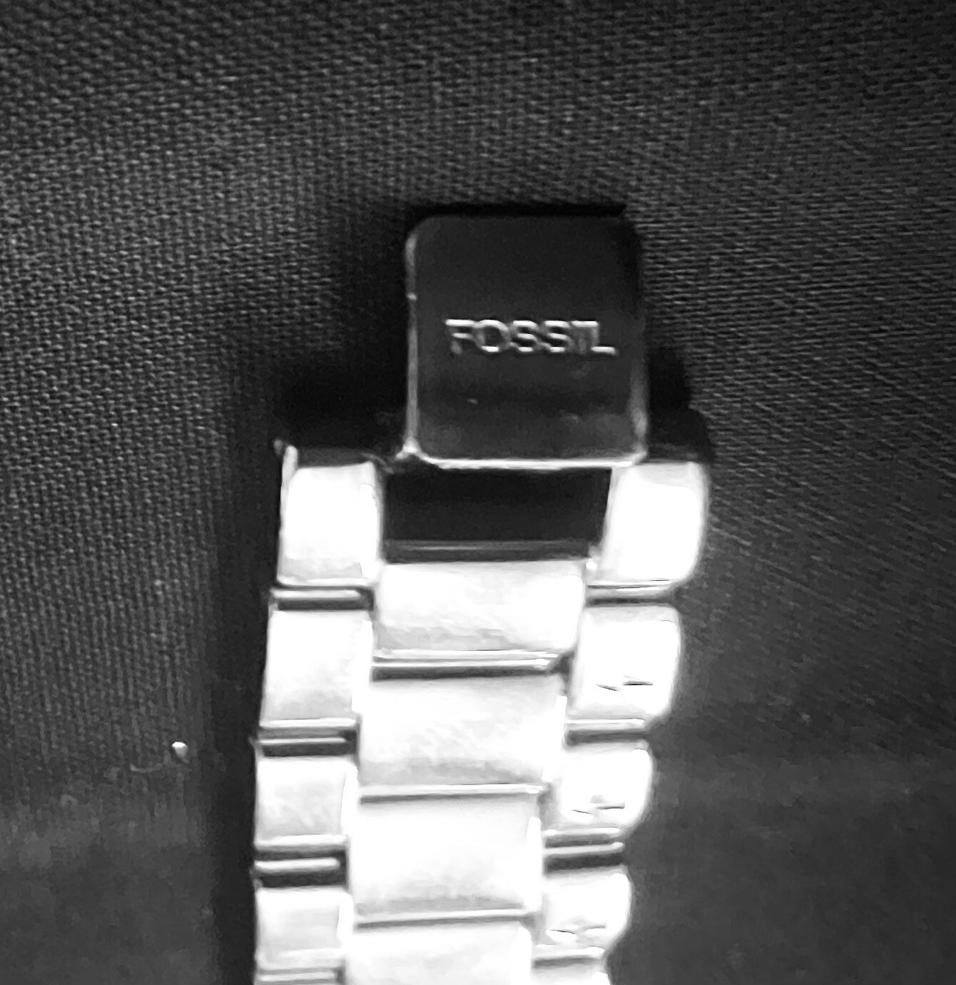 Vintage Fossil Steel FS-2587 Quartz Watch – Solid Stainless Steel