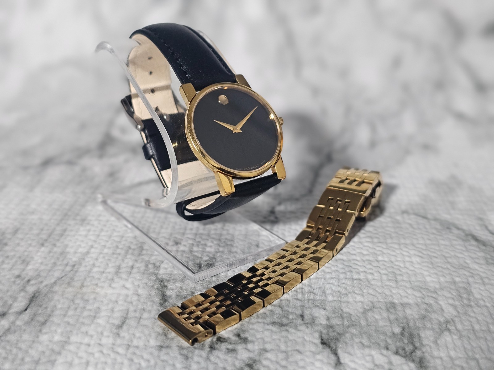 Movado Museum 87.G4.875 Gold-Plated Swiss Quartz Watch