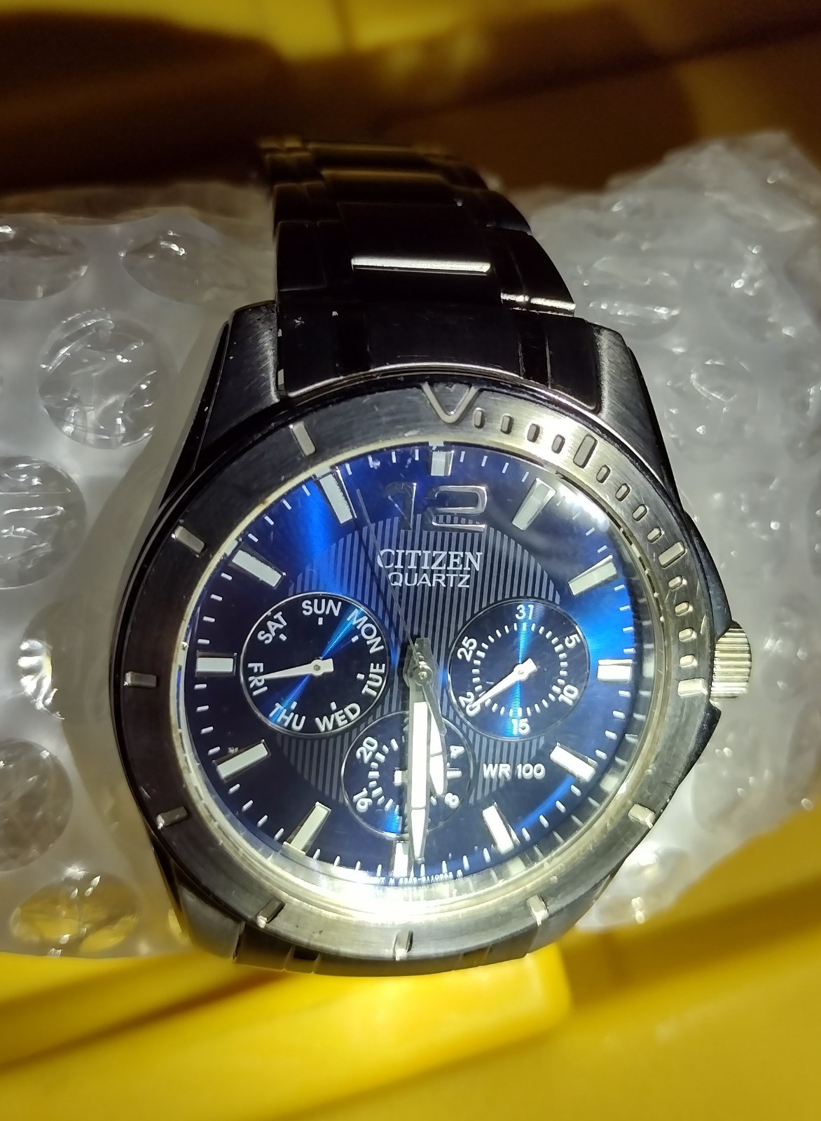 Citizen Quartz Royal Blue Stainless Steel Men’s Watch. SEE DESCRIPTION/PHOTOS