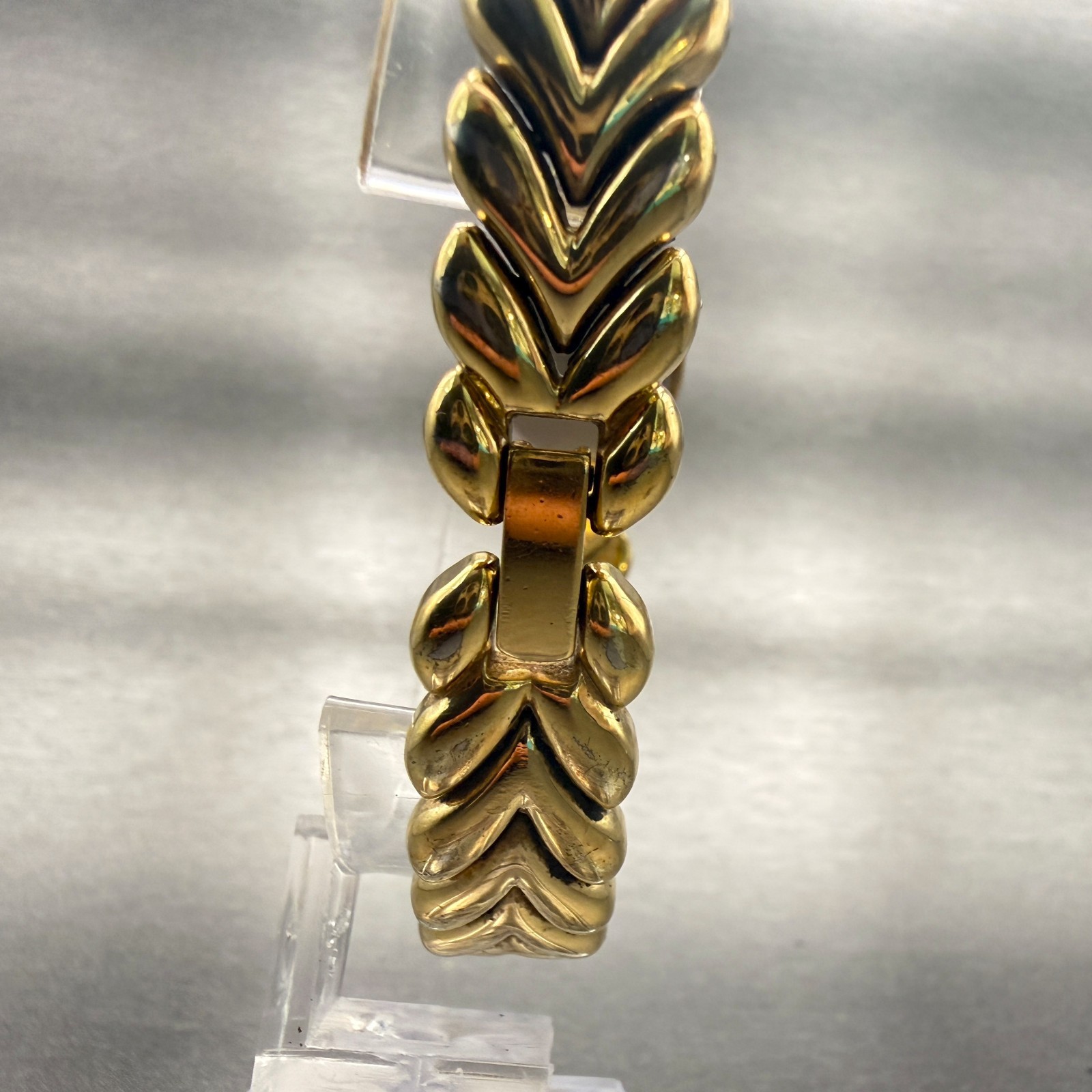 Seiko Watch Women 16mm MOP Dial Gold Tone Oval 4N00-5979 New Battery Vintage