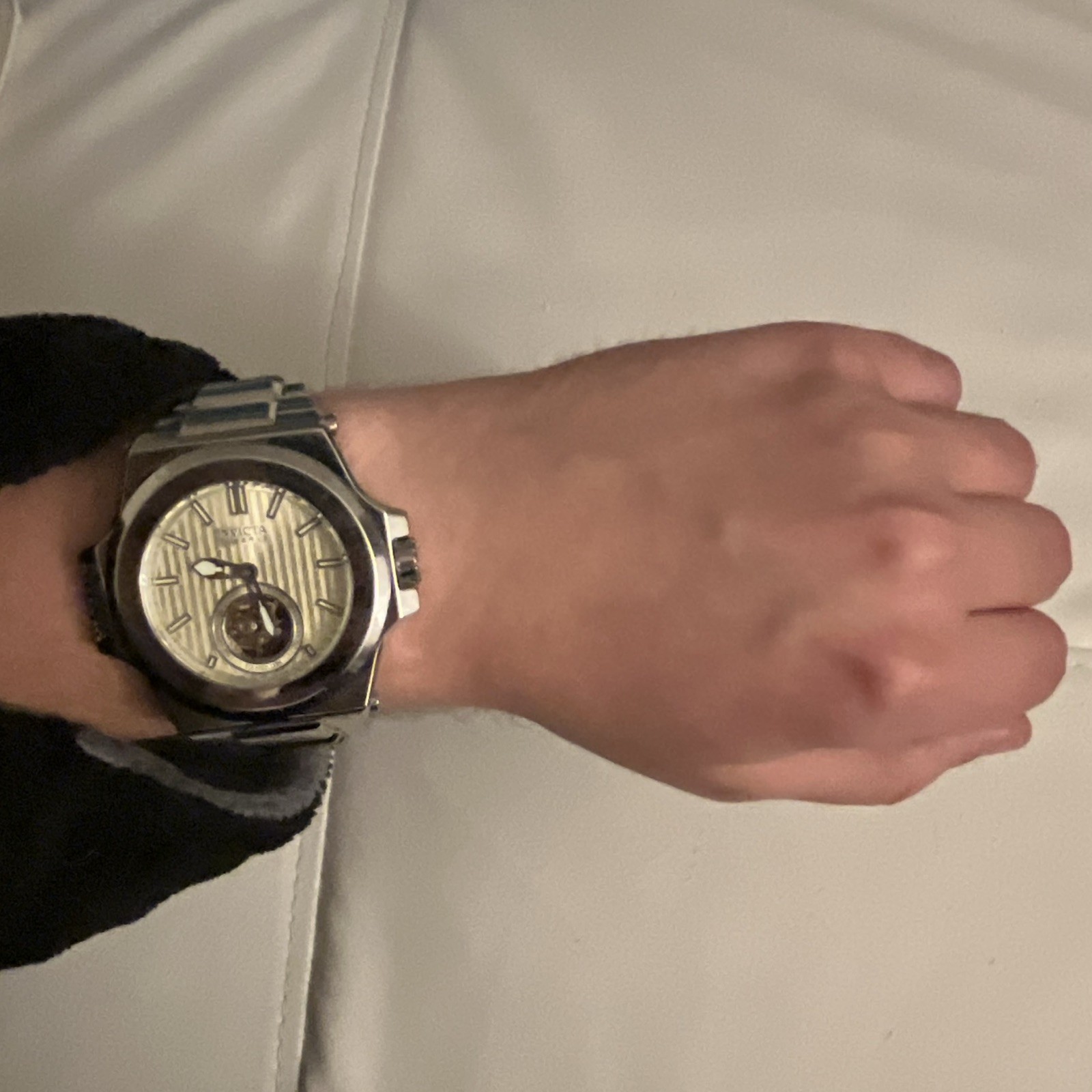 Invicta Akula Mechanical Tourbillon 52 mm – Rare Champagne Dial – Full Bracelet
