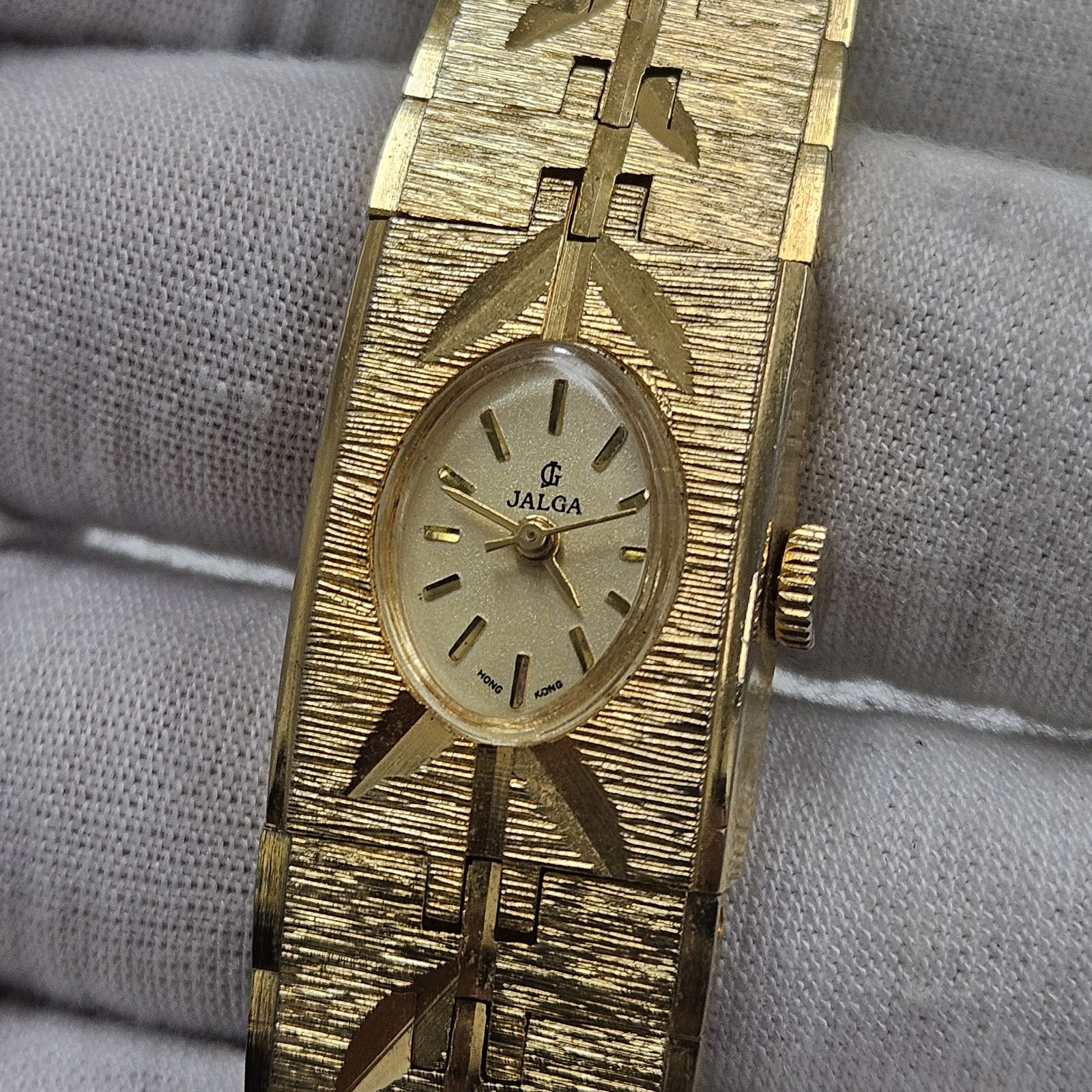 Vintage Jalga Womens Dress Wrist Watch Mechanical Wind Gold Tone Elegant Classy