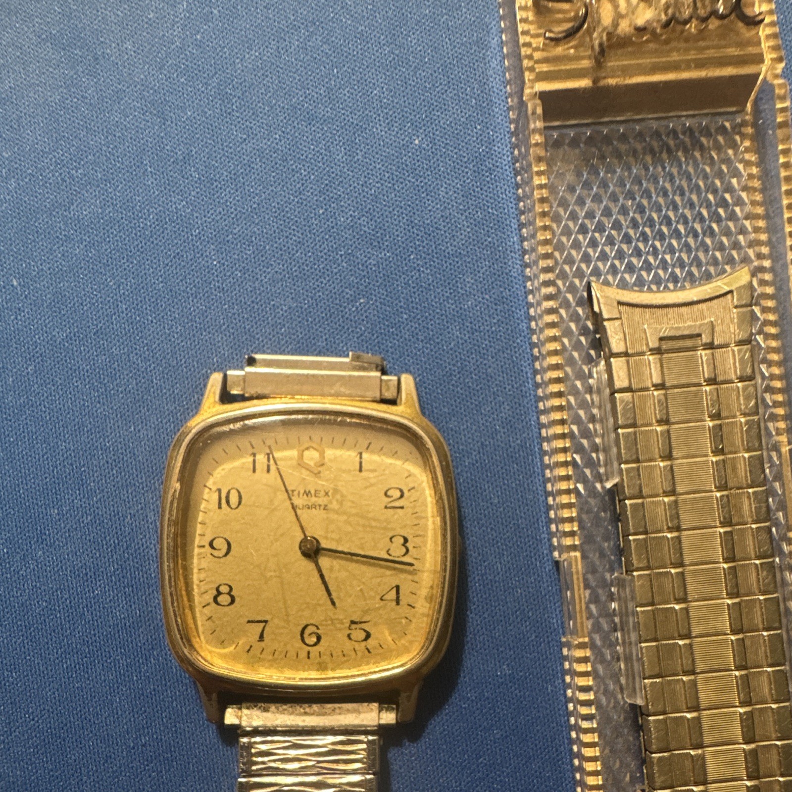 Timex M Cell Quartz TV Square 32 mm Dial Arabic Numerals/nos Bracelet inc.