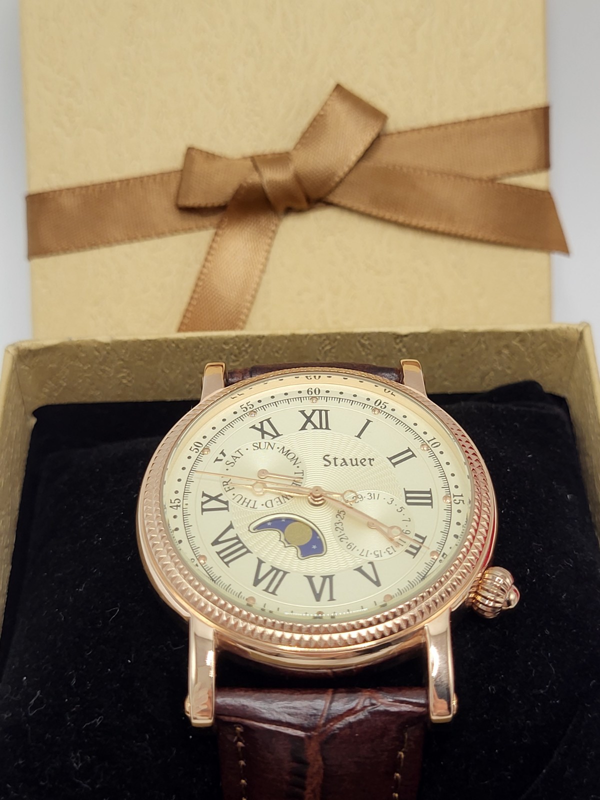 [ Brand NEW ] Stauer Mens Beige Dial Maroon Leather Strap Quartz Watch 20390