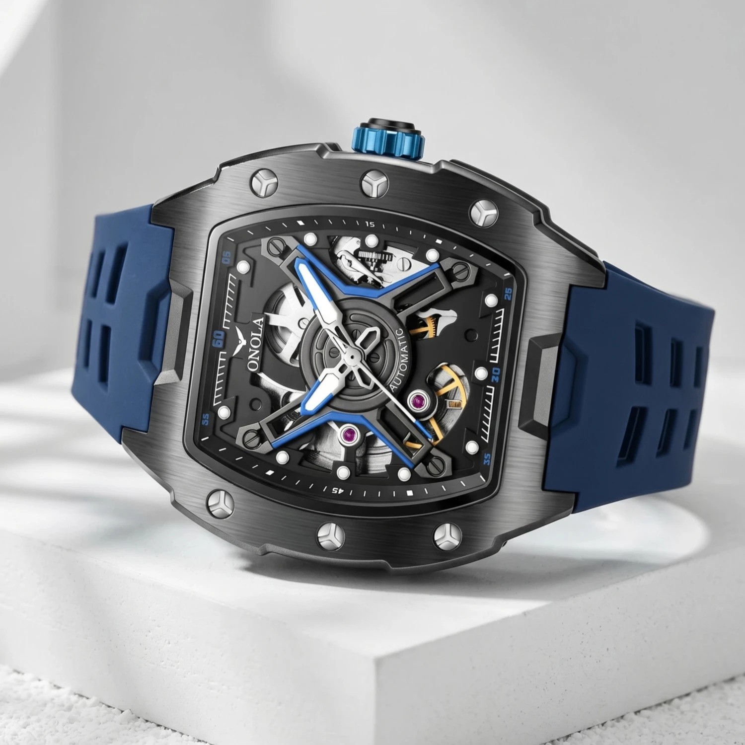 ONOLA Automatic Mechanical Mens Watch With A Silicone Strap And Water Resistance